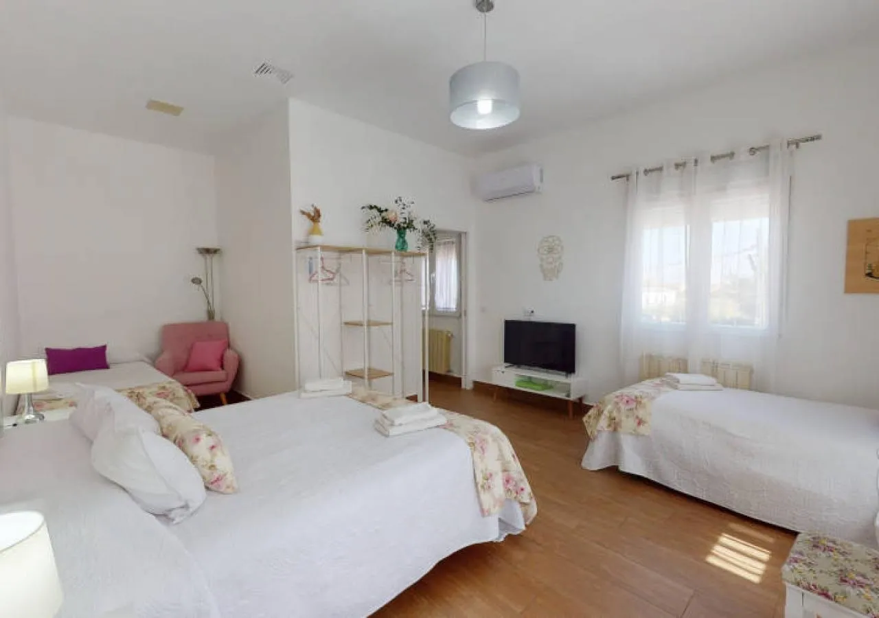 Hotel Consuegra 9-3761